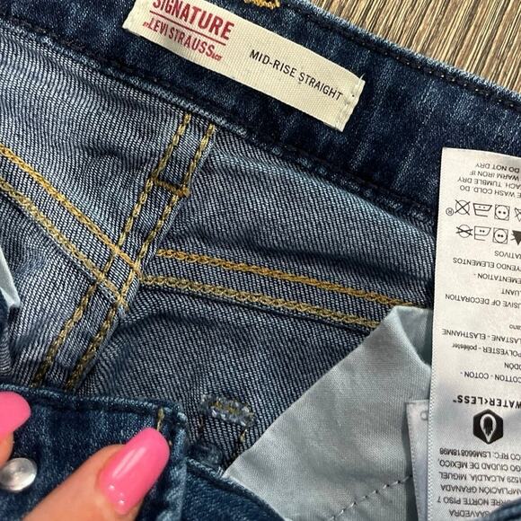 Levi Strauss Signature Mid-Rise Straight Jeans Denim Dark Wash Blue Size 26 - Picture 4 of 9